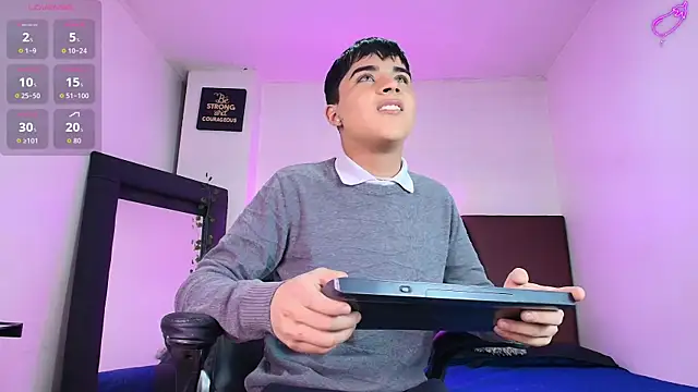 Lucass love online show from 11/12/25, 04:22