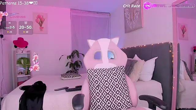 Snapshot of Littlee_lollii chatting on 11/28/25, 01:17 Littlee lollii online show from 11/28/25, 01:17