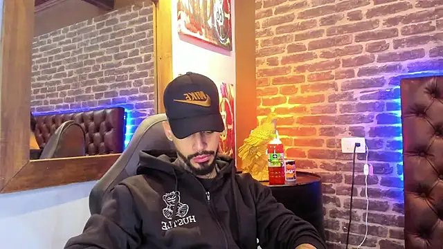 VinzenzRizzo online show from 11/05/25, 04:37