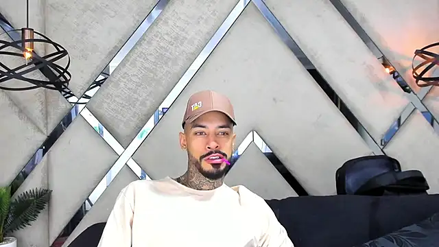 VinzenzRizzo online show from 10/22/25, 04:23