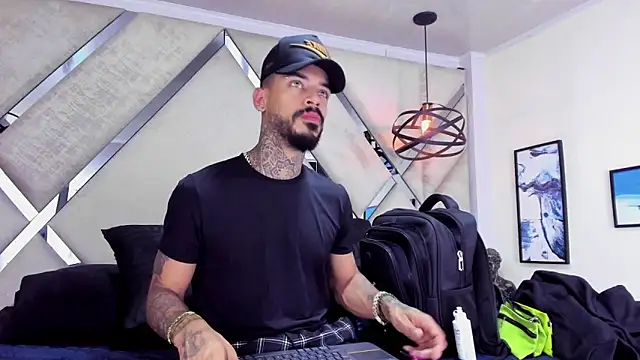 VinzenzRizzo online show from 11/10/25, 05:34