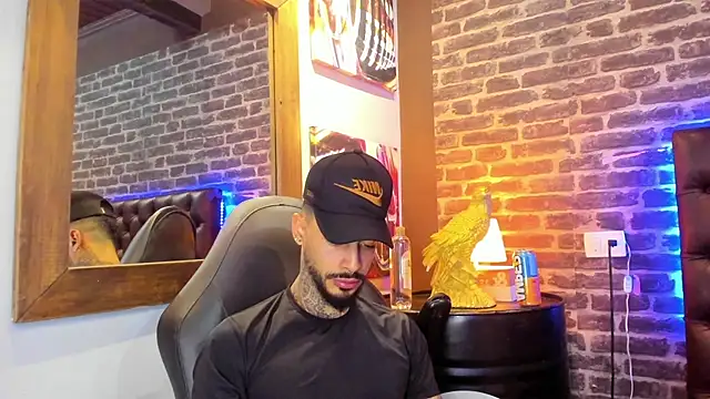 VinzenzRizzo online show from 11/19/25, 04:56