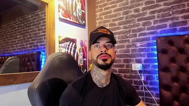 VinzenzRizzo online show from 10/31/25, 04:36