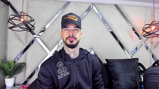 VinzenzRizzo online show from 11/06/25, 04:27