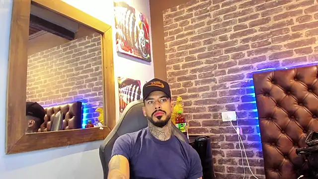 VinzenzRizzo online show from 10/28/25, 03:40