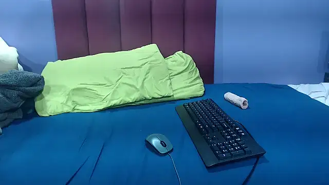 NaughtyChubbyZoe online show from 09/28/25, 06:59