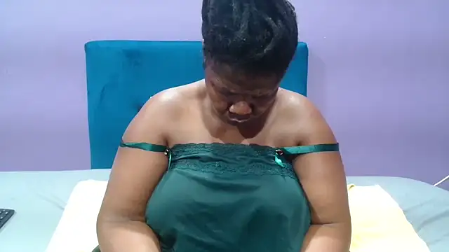 NaughtyChubbyZoe online show from 09/24/25, 05:25