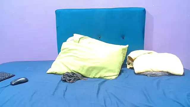 NaughtyChubbyZoe online show from 10/01/25, 05:23