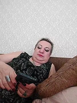 StarNicole online show from 11/19/25, 06:02