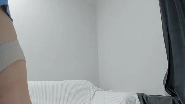 Snapshot of GraceBrawn chatting on 11/15/25, 06:28 GraceBrawn online show from 11/15/25, 06:28