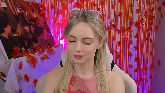 JuliaBrewwer online show from 11/21/25, 11:42