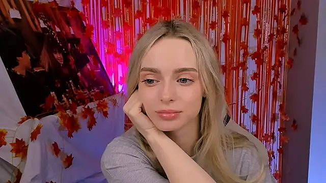 JuliaBrewwer online show from 11/17/25, 01:04