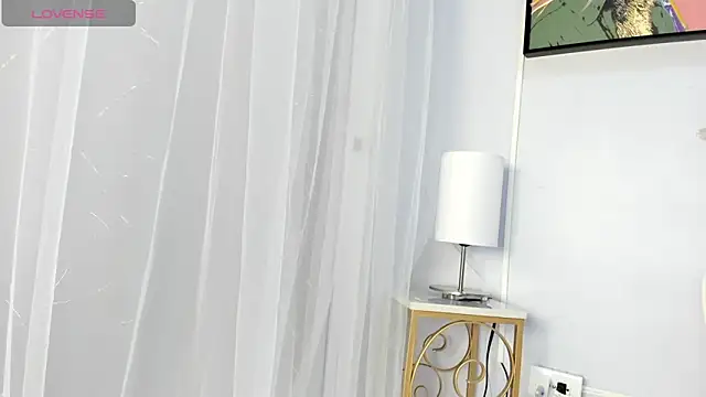 Snapshot of dulce_fiore07 chatting on 06/17/26, 12:04 dulce fiore07 online show from 06/17/26, 12:04