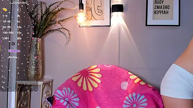 Snapshot of dulce_fiore07 chatting on 11/06/25, 12:42 dulce fiore07 online show from 11/06/25, 12:42