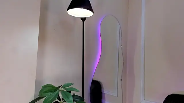 Snapshot of dulce_fiore07 chatting on 12/03/25, 12:26 dulce fiore07 online show from 12/03/25, 12:26