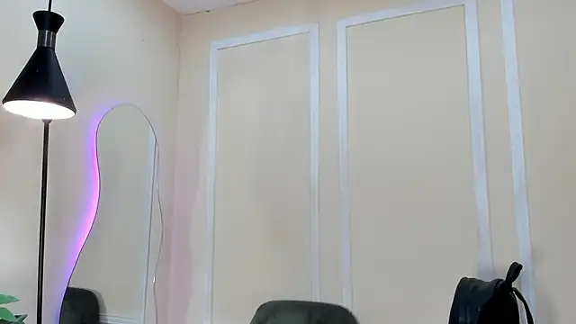 Snapshot of dulce_fiore07 chatting on 12/02/25, 12:29 dulce fiore07 online show from 12/02/25, 12:29