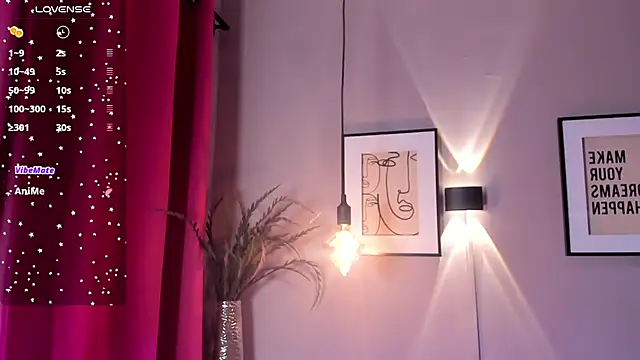 Snapshot of dulce_fiore07 chatting on 11/21/25, 12:37 dulce fiore07 online show from 11/21/25, 12:37