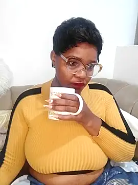 Snapshot of ChubbyBitch26 chatting on 06/26/26, 10:48 ChubbyBitch26 online show from 06/26/26, 10:48