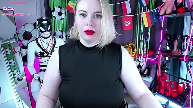 Snapshot of Anna_Maxwell chatting on 07/18/26, 02:09 Anna Maxwell online show from 07/18/26, 02:09