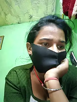 Snapshot of PIHU999 chatting on 10/05/25, 01:51 PIHU999 online show from 10/05/25, 01:51