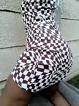 Snapshot of DojaBoootie chatting on 12/15/25, 03:51 DojaBoootie online show from 12/15/25, 03:51