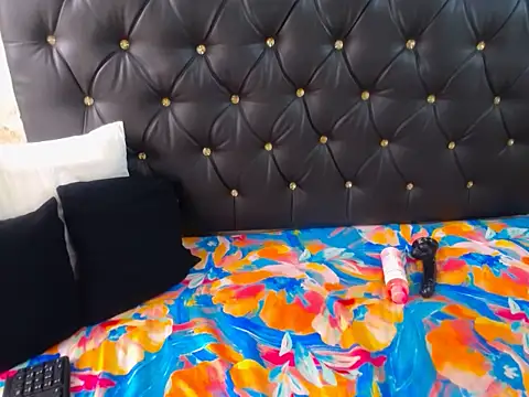 Snapshot of DojaBoootie chatting on 11/26/25, 05:18 DojaBoootie online show from 11/26/25, 05:18