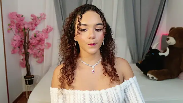 Snapshot of Taylor_Tina chatting on 09/29/25, 10:48 Taylor Tina online show from 09/29/25, 10:48