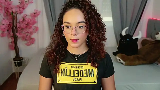 Snapshot of Taylor_Tina chatting on 09/14/25, 08:15 Taylor Tina online show from 09/14/25, 08:15