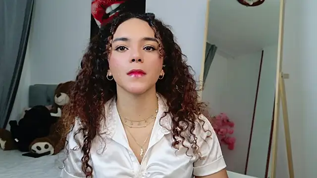 Snapshot of Taylor_Tina chatting on 10/18/25, 07:43 Taylor Tina online show from 10/18/25, 07:43