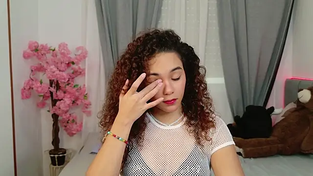 Snapshot of Taylor_Tina chatting on 10/14/25, 08:15 Taylor Tina online show from 10/14/25, 08:15