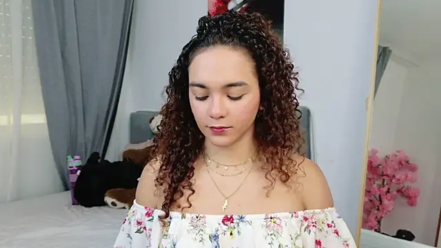 Snapshot of Taylor_Tina chatting on 10/19/25, 12:19 Taylor Tina online show from 10/19/25, 12:19