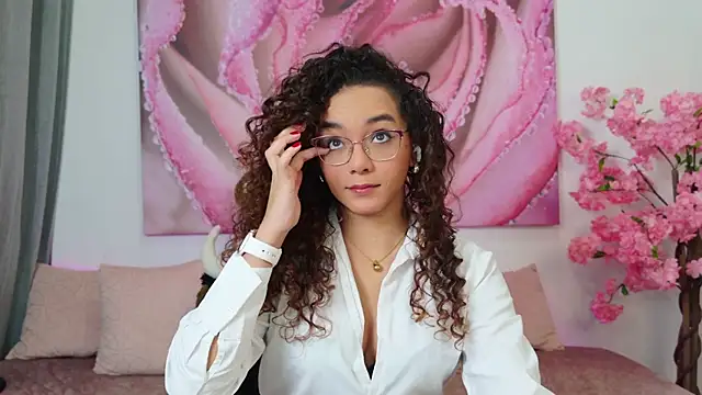 Snapshot of Taylor_Tina chatting on 12/04/25, 07:07 Taylor Tina online show from 12/04/25, 07:07