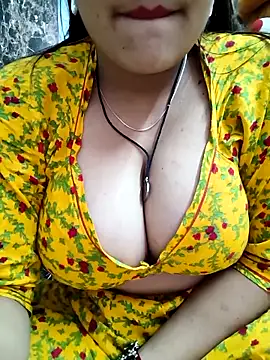 Snapshot of MISS_RIYA14 chatting on 10/17/25, 05:44 MISS RIYA14 online show from 10/17/25, 05:44