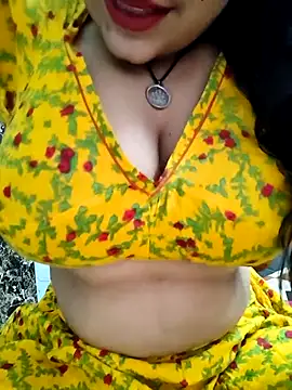 Snapshot of MISS_RIYA14 chatting on 10/24/25, 04:22 MISS RIYA14 online show from 10/24/25, 04:22
