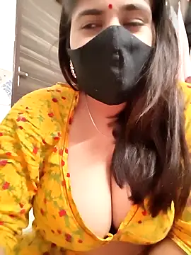 Snapshot of MISS_RIYA14 chatting on 10/01/25, 05:28 MISS RIYA14 online show from 10/01/25, 05:28