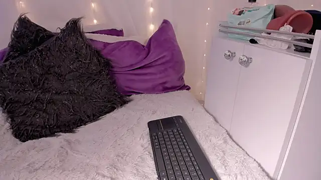 douglaszaens online show from 04/11/26, 01:13