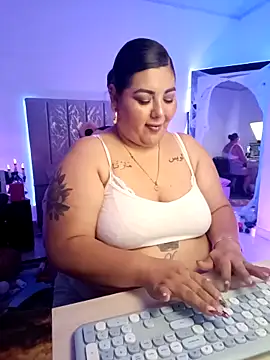 AndreaKinky online show from 10/25/25, 08:24