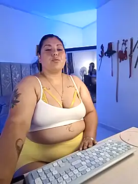 AndreaKinky online show from 10/12/25, 08:05