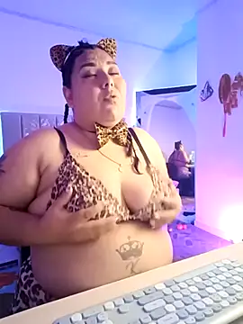 AndreaKinky online show from 10/27/25, 08:59