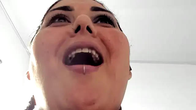 AndreaKinky online show from 10/28/25, 08:41