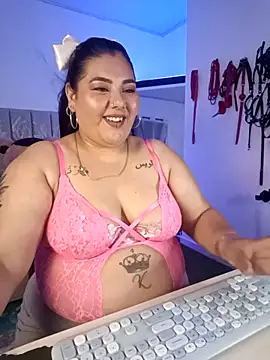 AndreaKinky online show from 11/18/25, 08:28