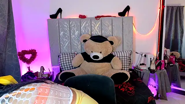 AndreaKinky online show from 03/09/26, 08:18