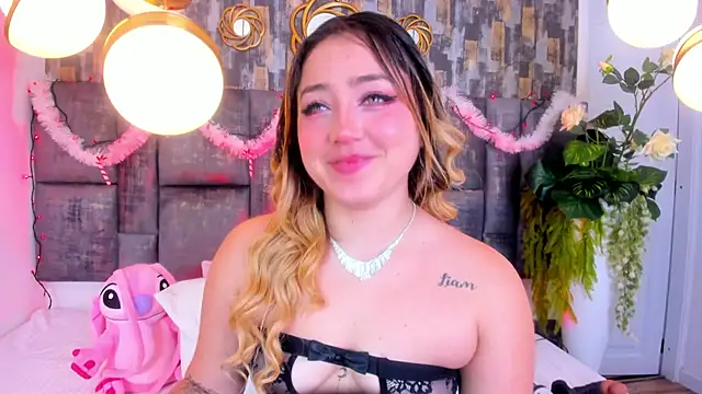 PatyLawrence online show from 11/26/25, 04:01