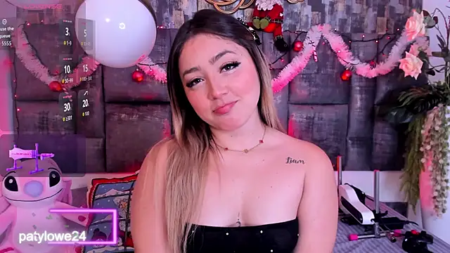 Snapshot of PatyLawrence chatting on 12/21/25, 03:52 PatyLawrence online show from 12/21/25, 03:52