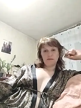 Flower2931 online show from 04/01/26, 07:33