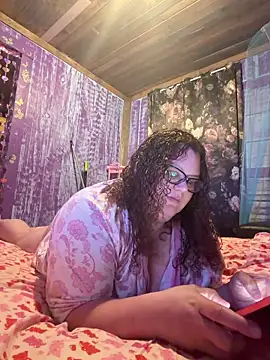 Snapshot of Fatpussybigass chatting on 05/26/26, 02:31 Fatpussybigass online show from 05/26/26, 02:31