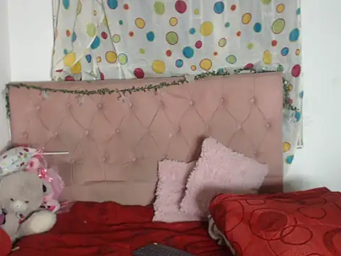 Snapshot of LUNA_VIXEN- chatting on 10/09/25, 09:59 LUNA VIXEN- online show from 10/09/25, 09:59