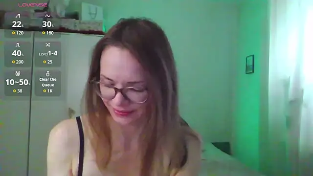 Snapshot of SEA_Dream chatting on 03/25/26, 05:07 SEA Dream online show from 03/25/26, 05:07