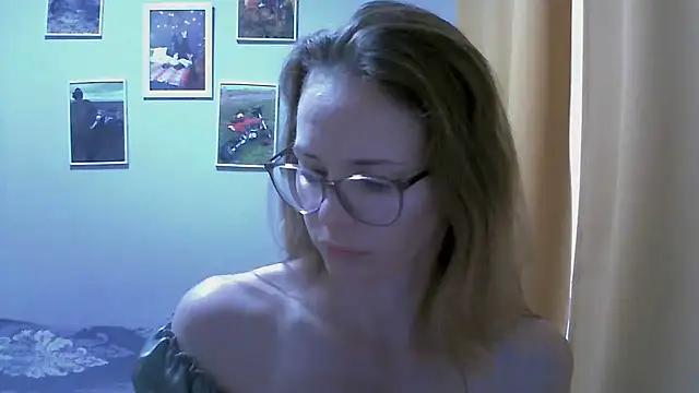 Snapshot of SEA_Dream chatting on 09/17/25, 05:31 SEA Dream online show from 09/17/25, 05:31