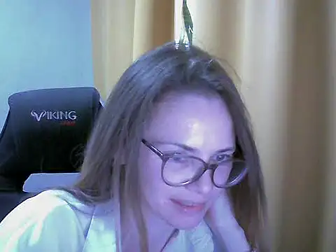 Snapshot of SEA_Dream chatting on 10/17/25, 07:11 SEA Dream online show from 10/17/25, 07:11
